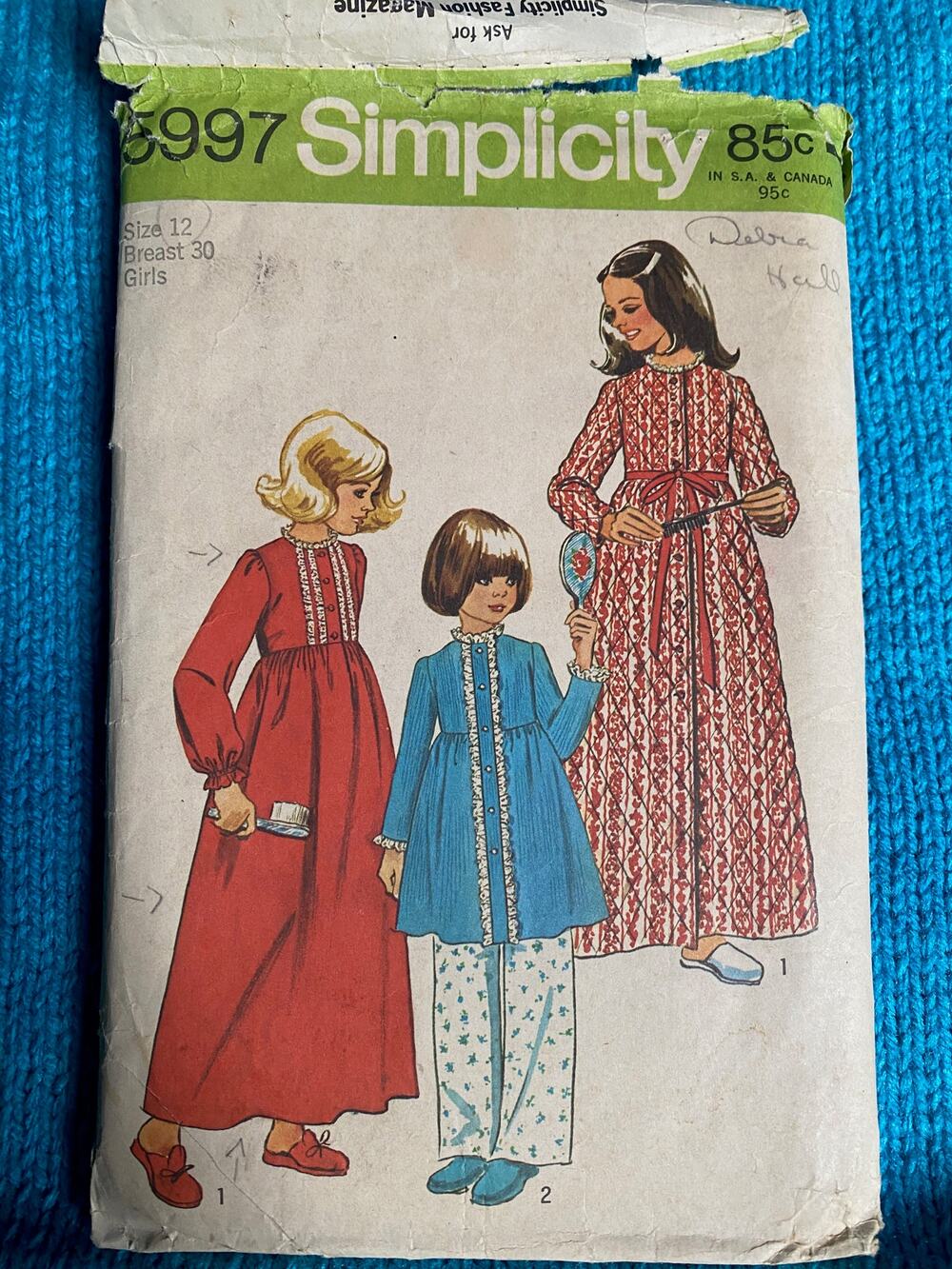 Simplicity sewing pattern  5997 kids nightgown and robe
